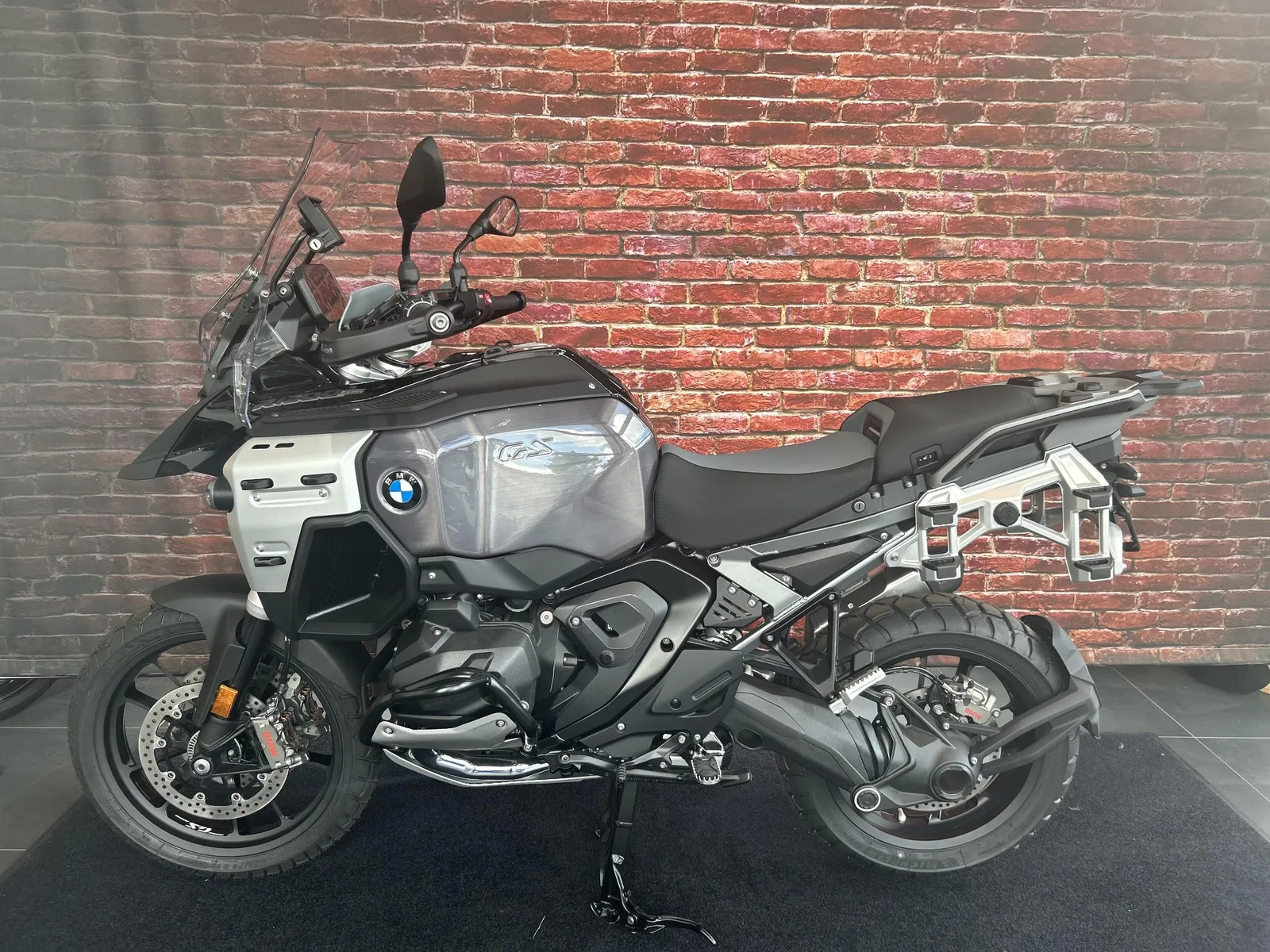 BMW R (2026) — foto 1