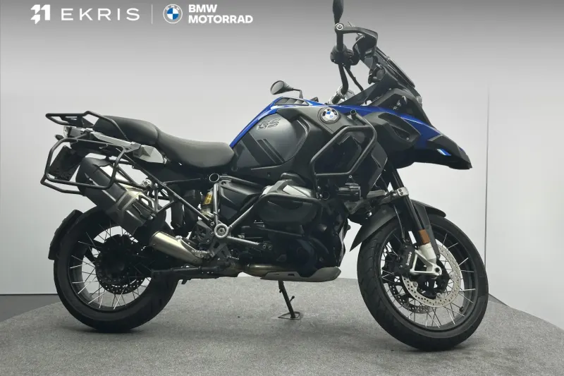 BMW R (2024)