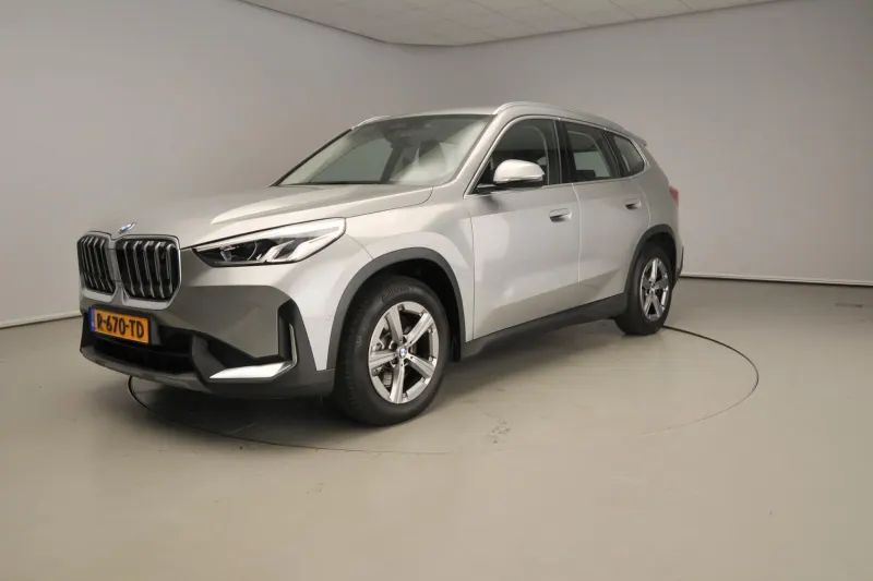 BMW iX1 (2022)