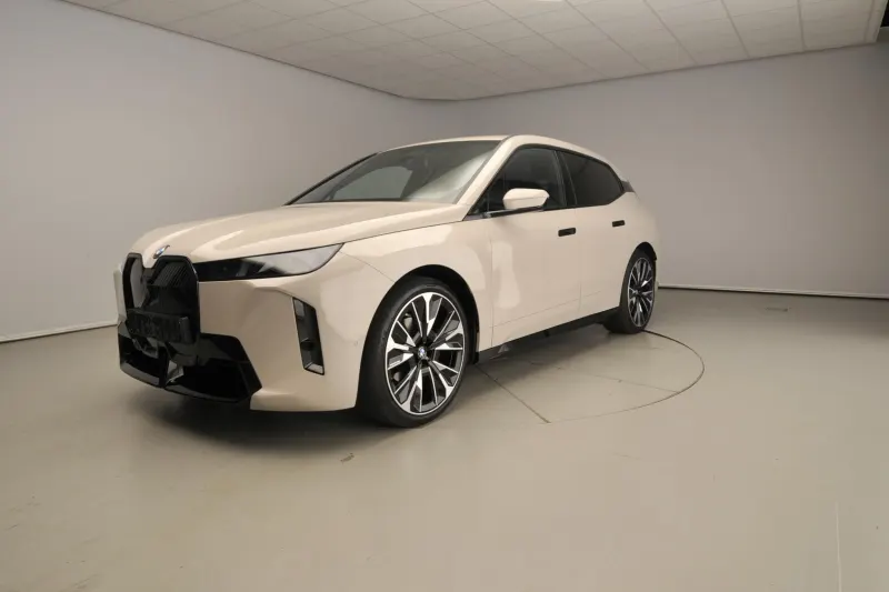 BMW iX (2026)