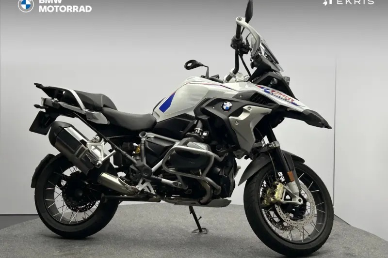 BMW R (2023)