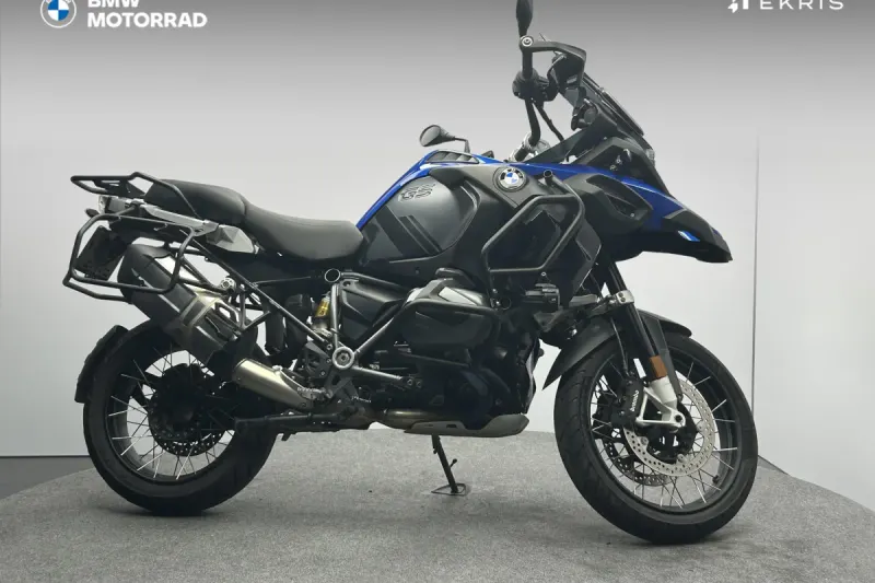 BMW R (2024)