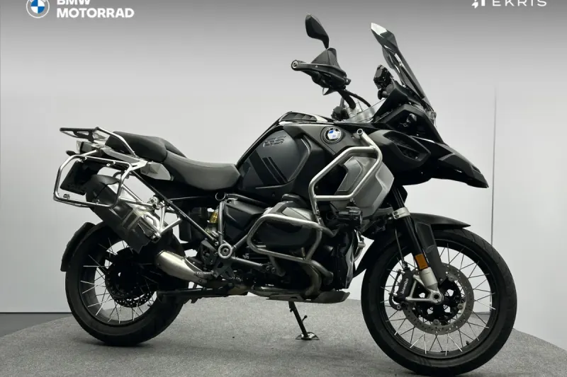 BMW R (2023)