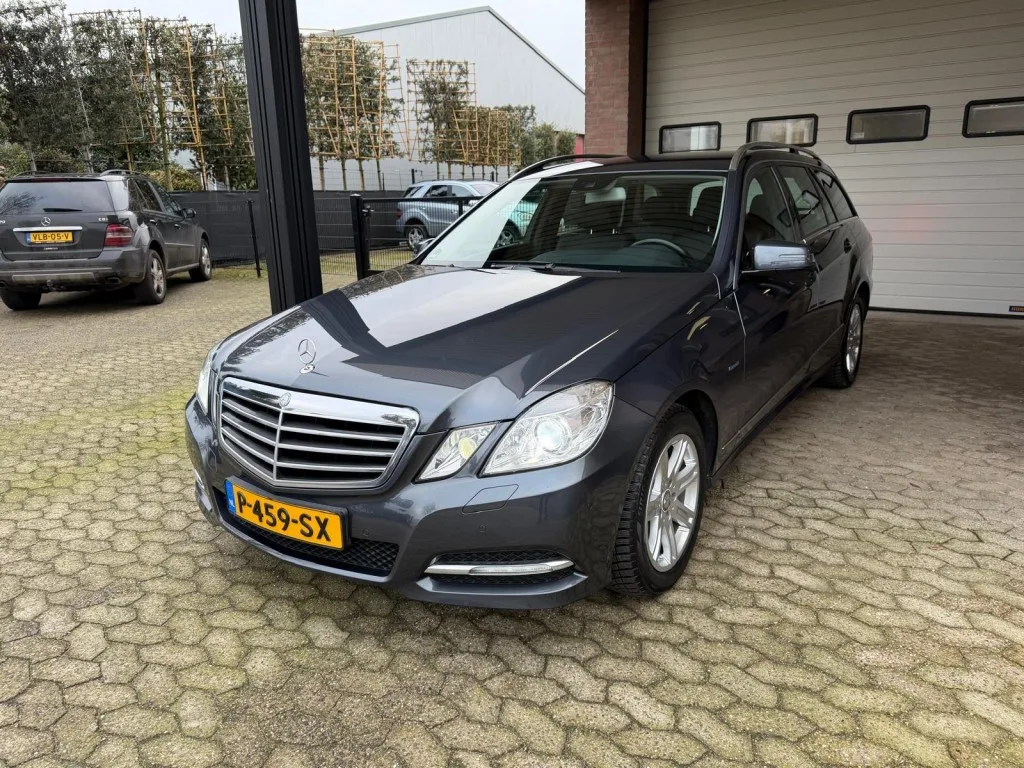 Mercedes-Benz E-Klasse (2011) — foto 1