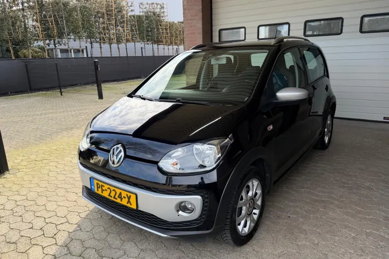 Volkswagen Up! (2013)