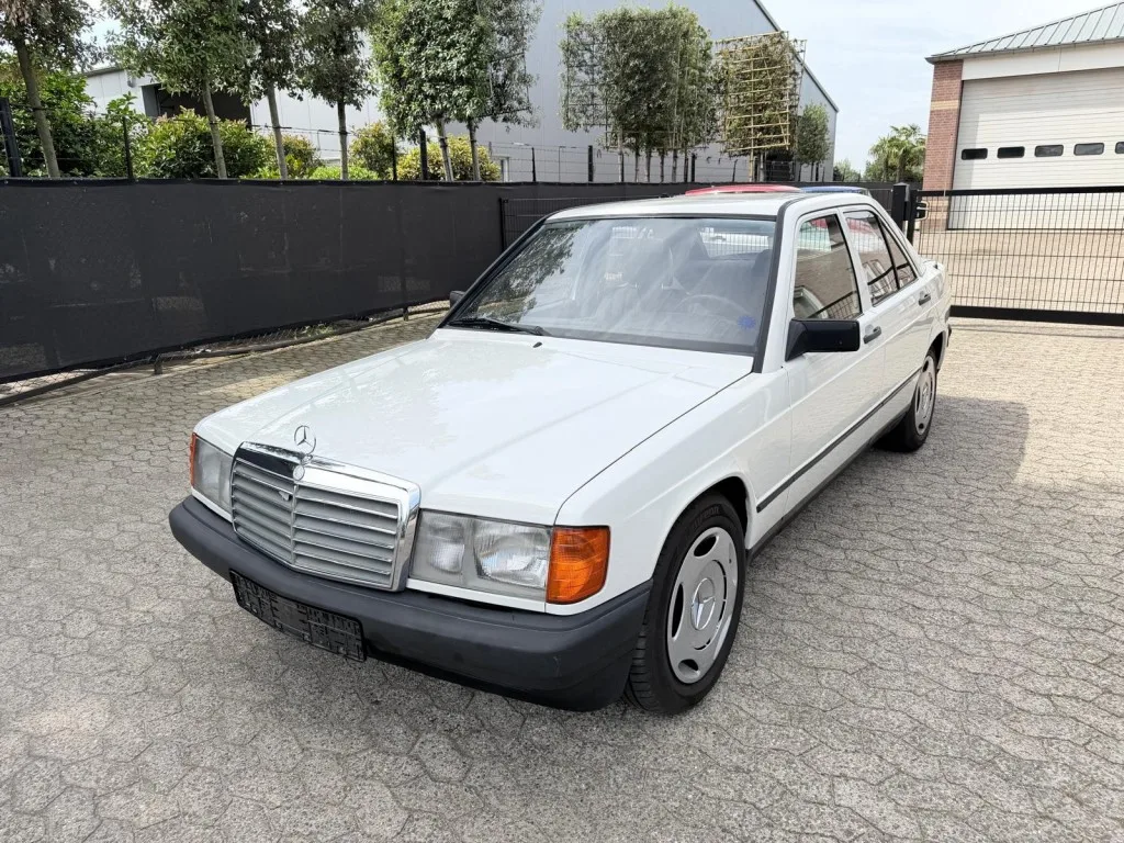 Mercedes-Benz 190-Serie (1984) — foto 1
