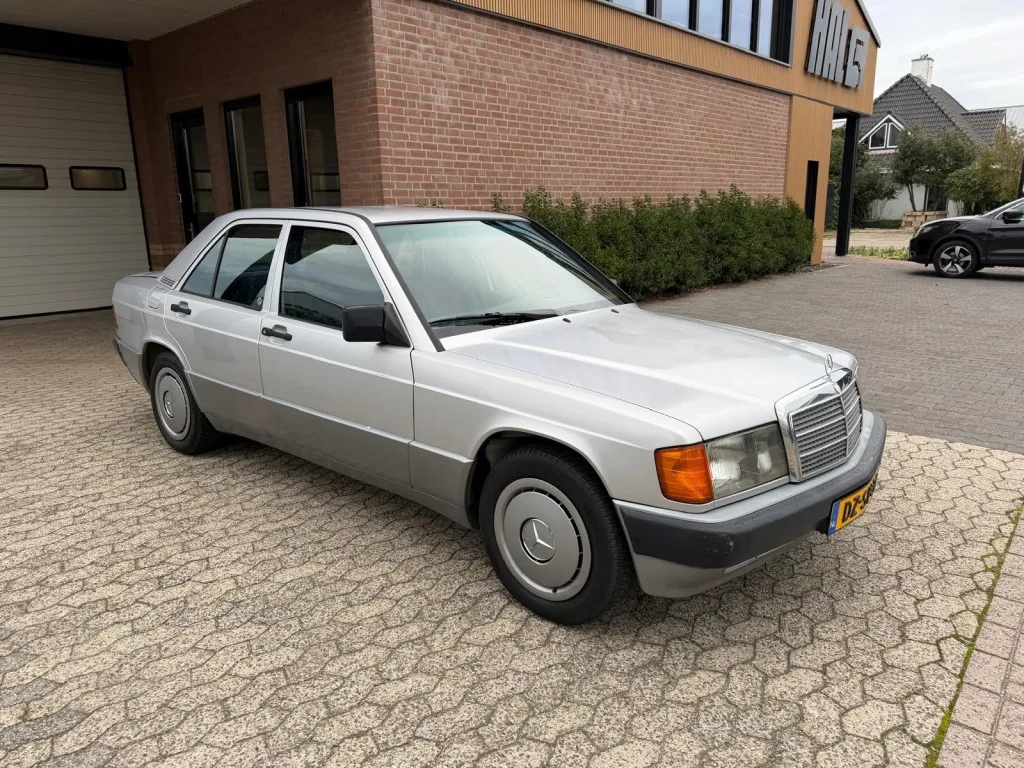 Mercedes-Benz 190-Serie (1992) — foto 1