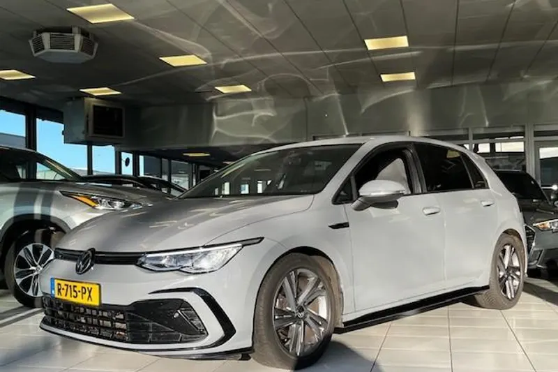 Volkswagen Golf (2022)