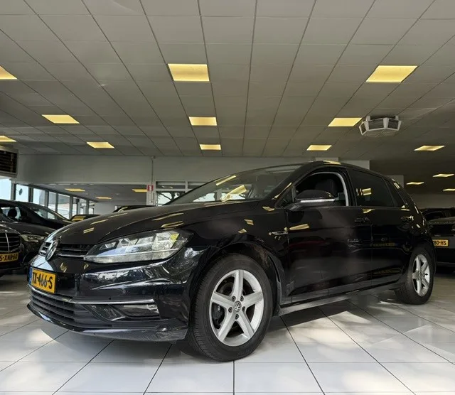 Volkswagen Golf (2018) — foto 1