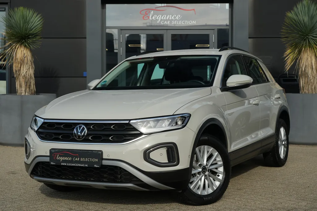 Volkswagen T-Roc (2023) — foto 1