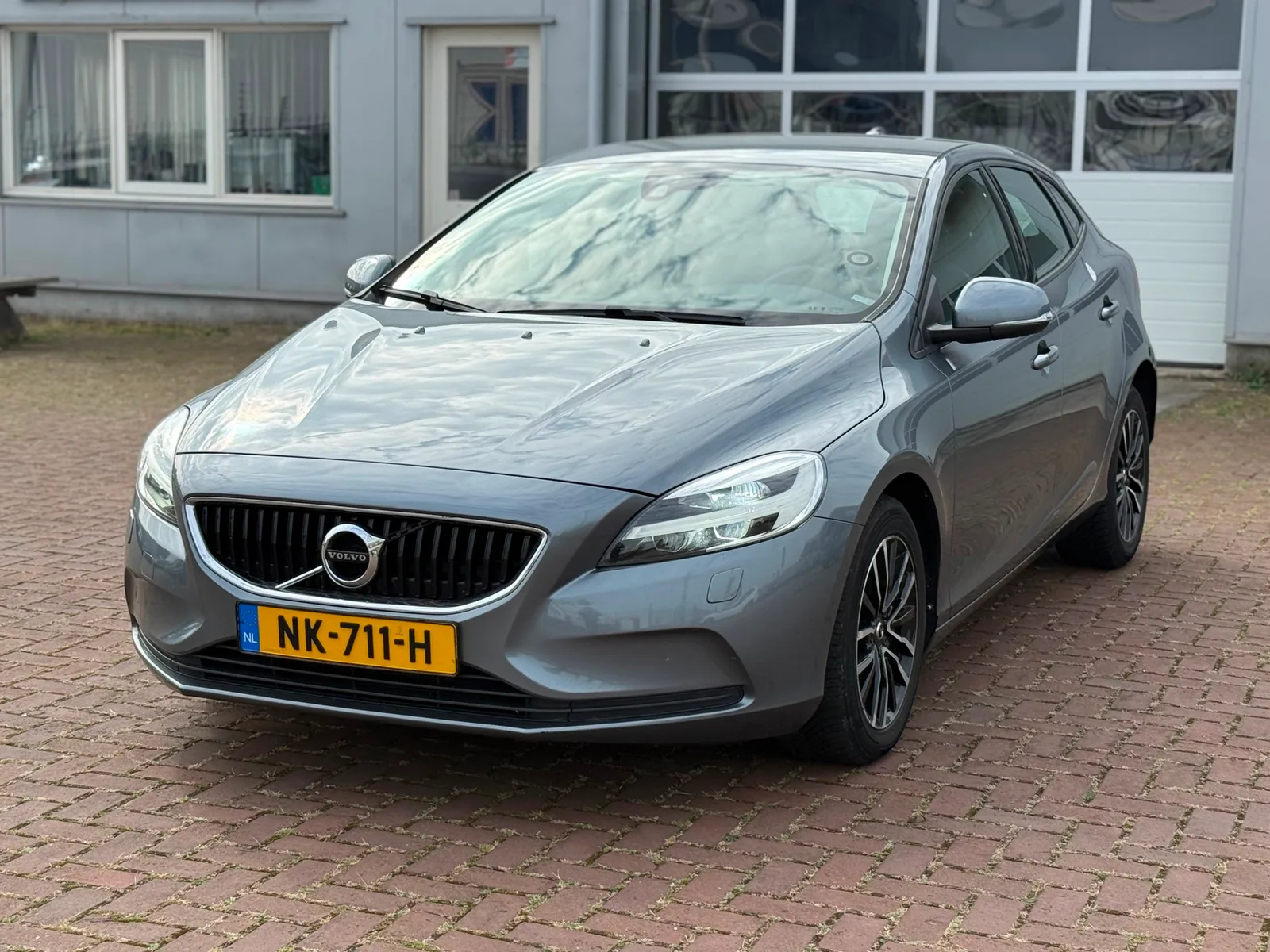 Volvo V40 (2017) — foto 1