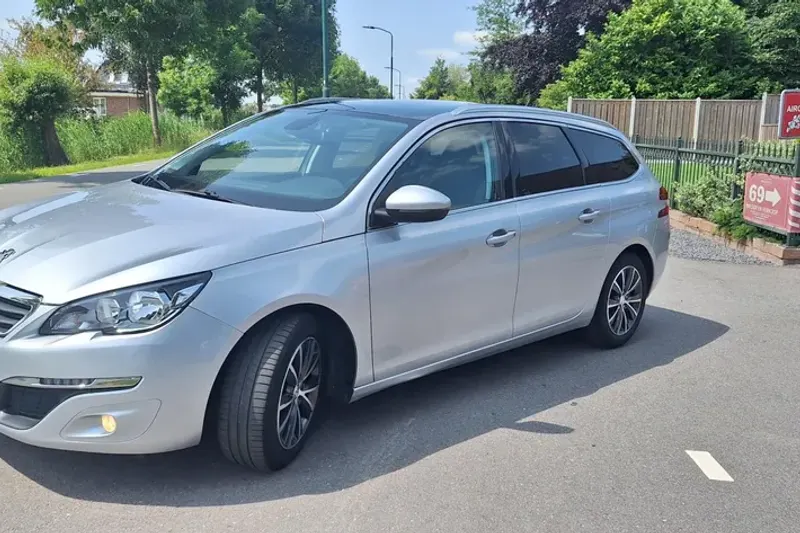 Peugeot 308 (2015)
