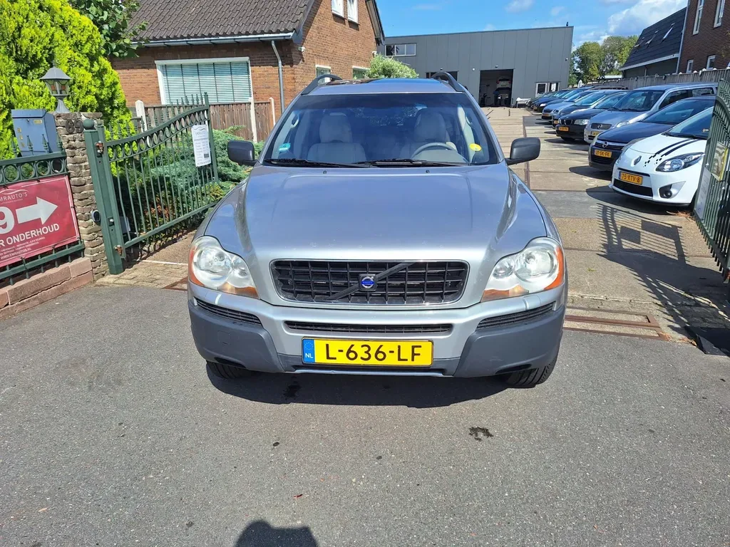 Volvo XC90 (2003) — foto 1