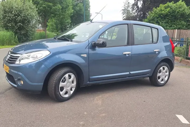 Dacia Sandero (2008)