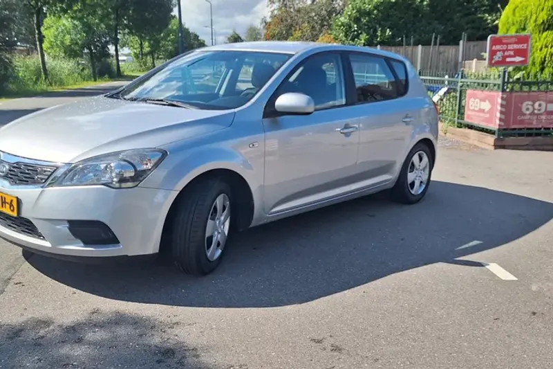 Kia Ceed (2010)