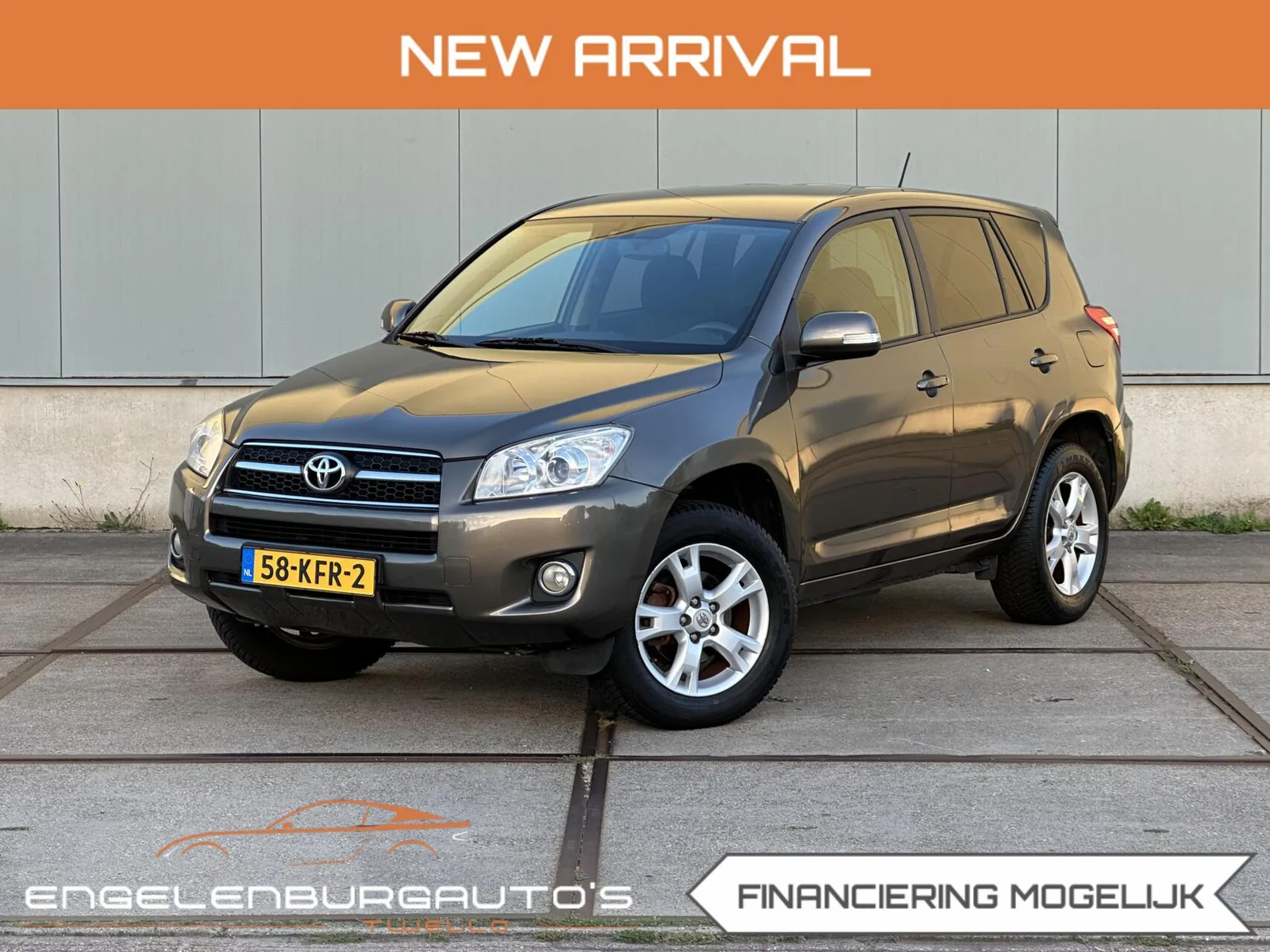 Toyota RAV4 (2009) — foto 1