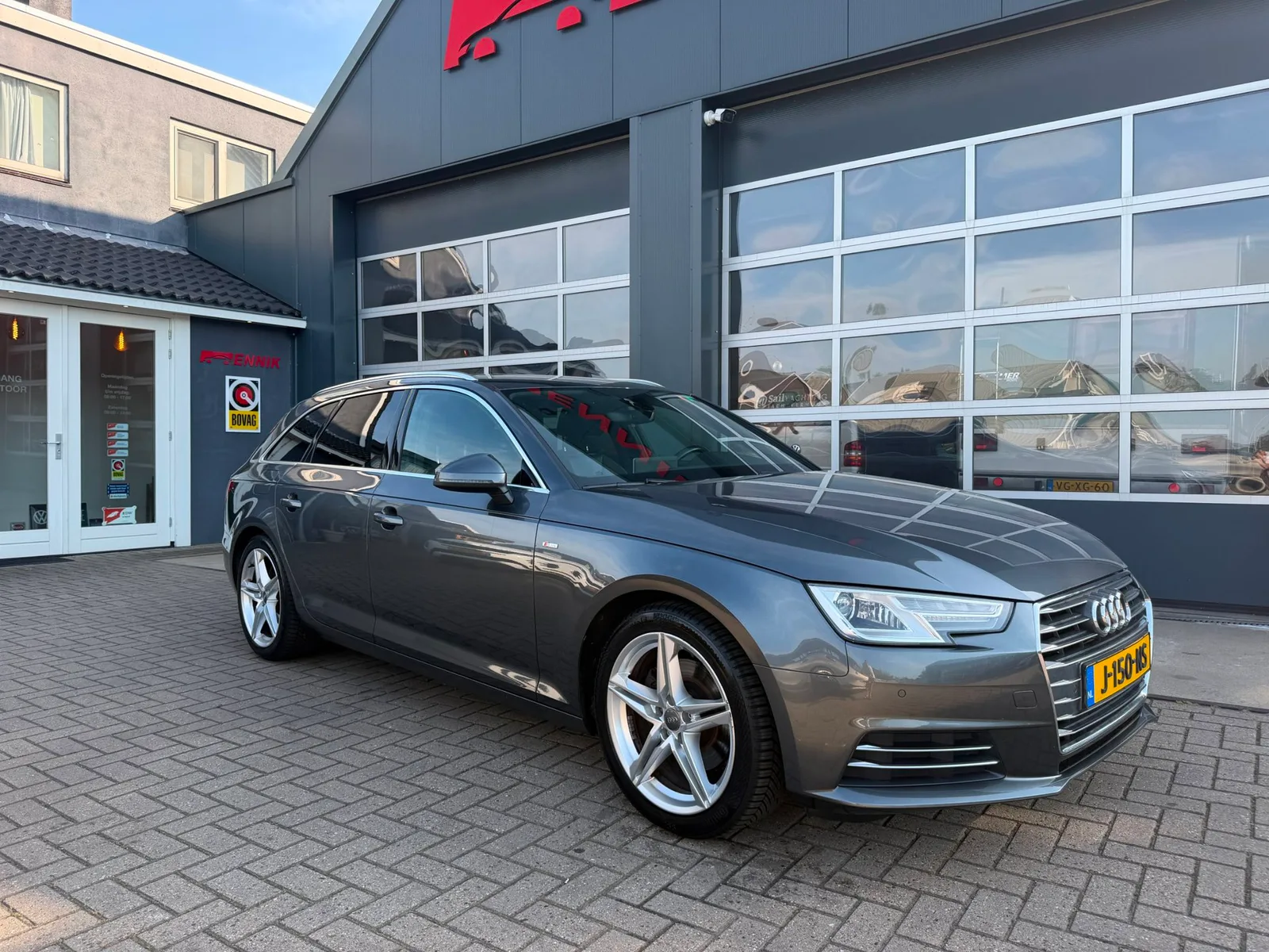 Audi A4 (2017) — foto 1