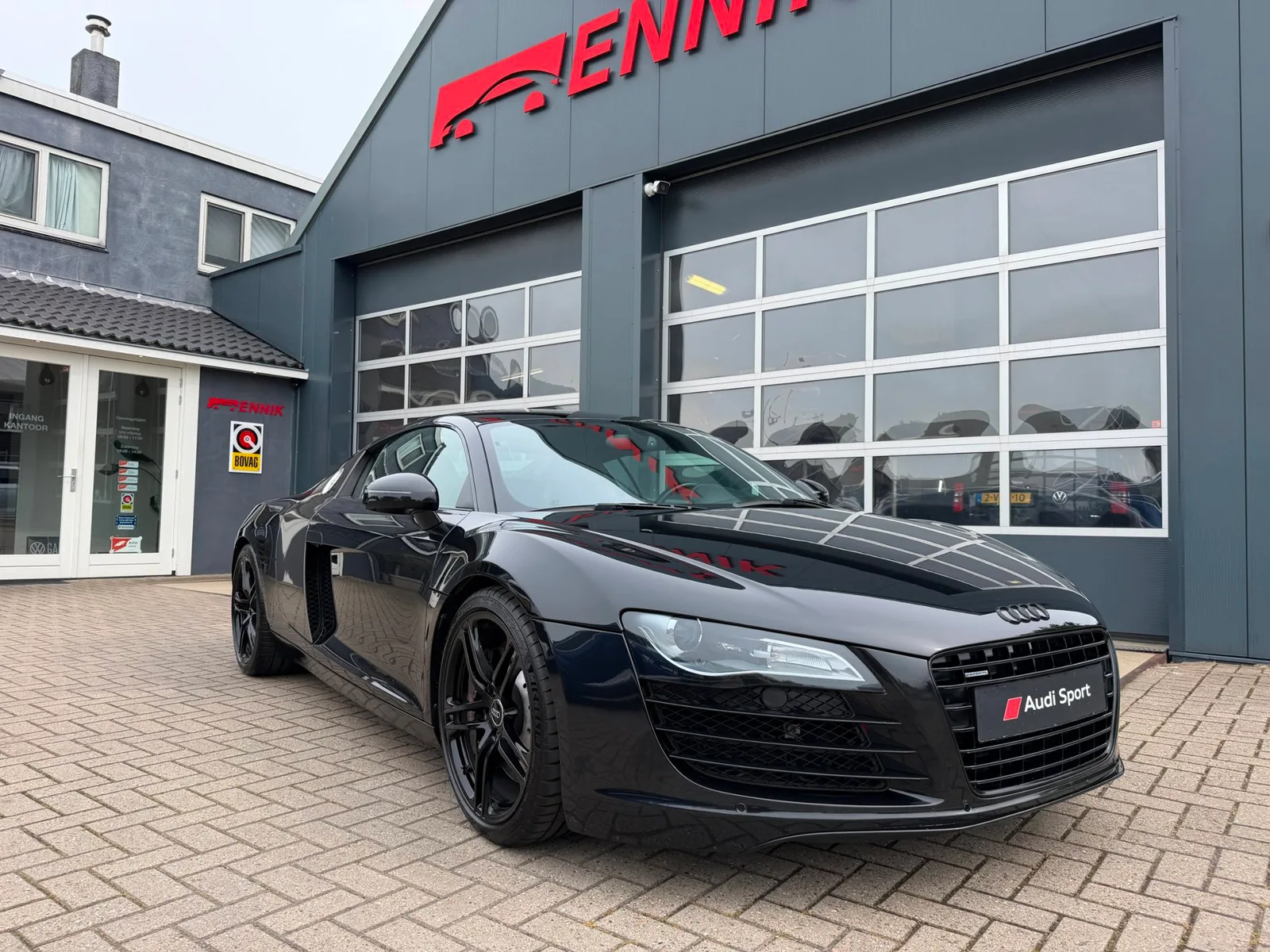 Audi R8 (2008) — foto 1