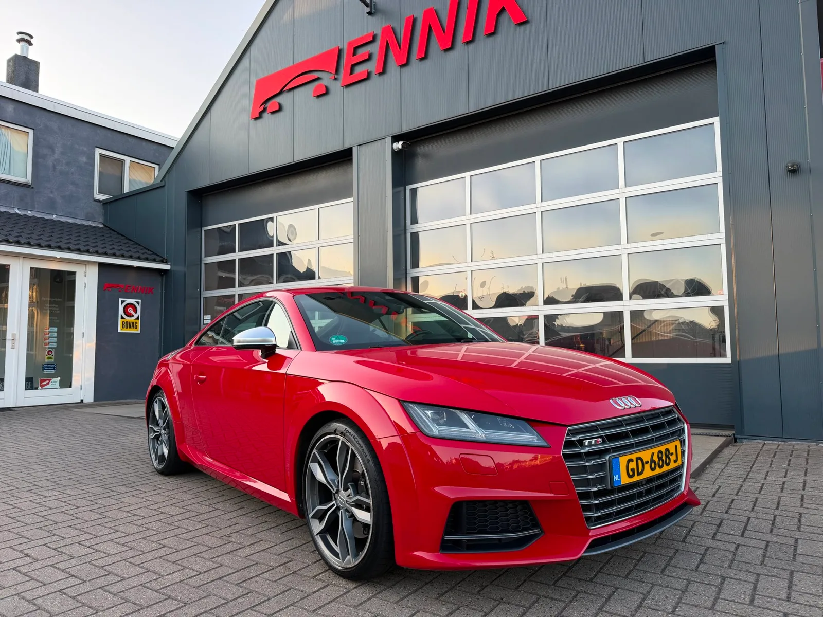 Audi TT (2015) — foto 1