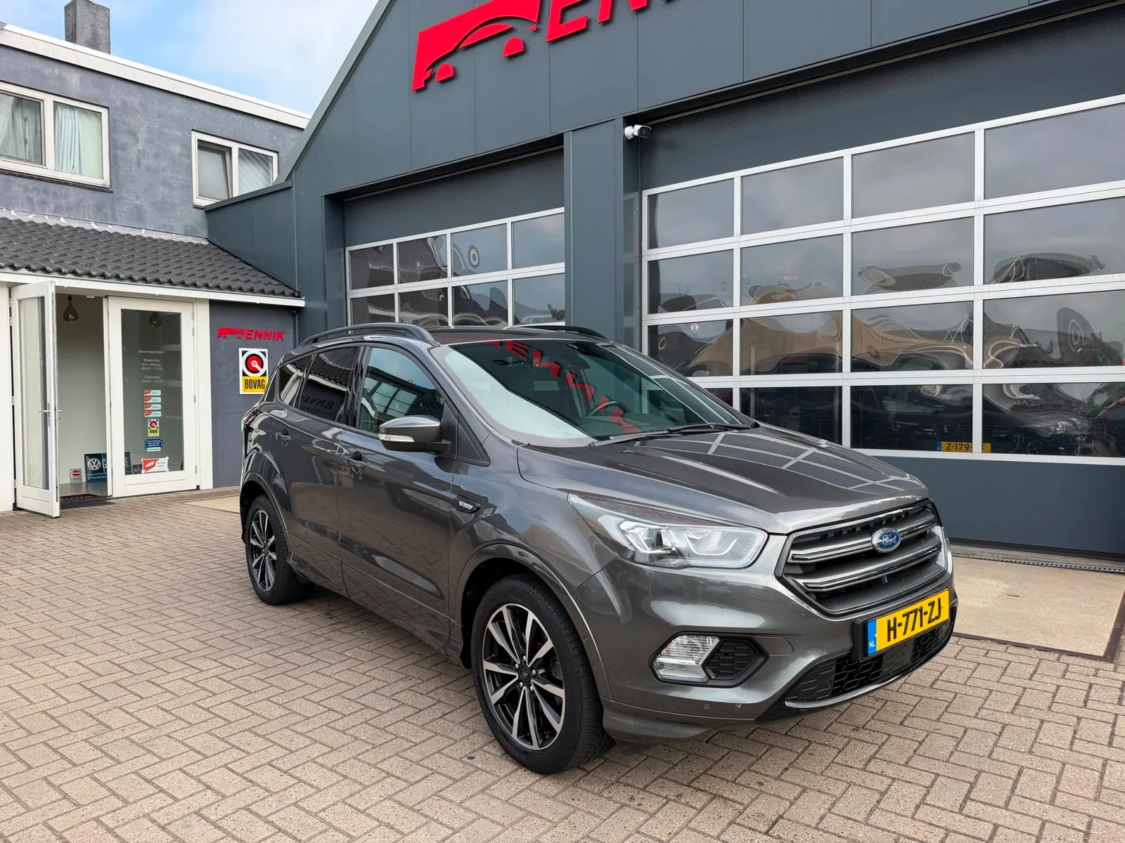 Ford Kuga (2018) — foto 1
