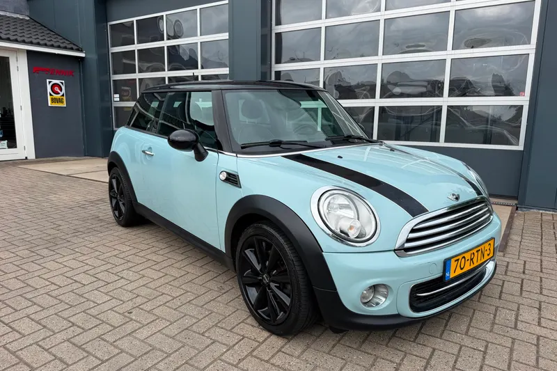 MINI Cooper (2011)