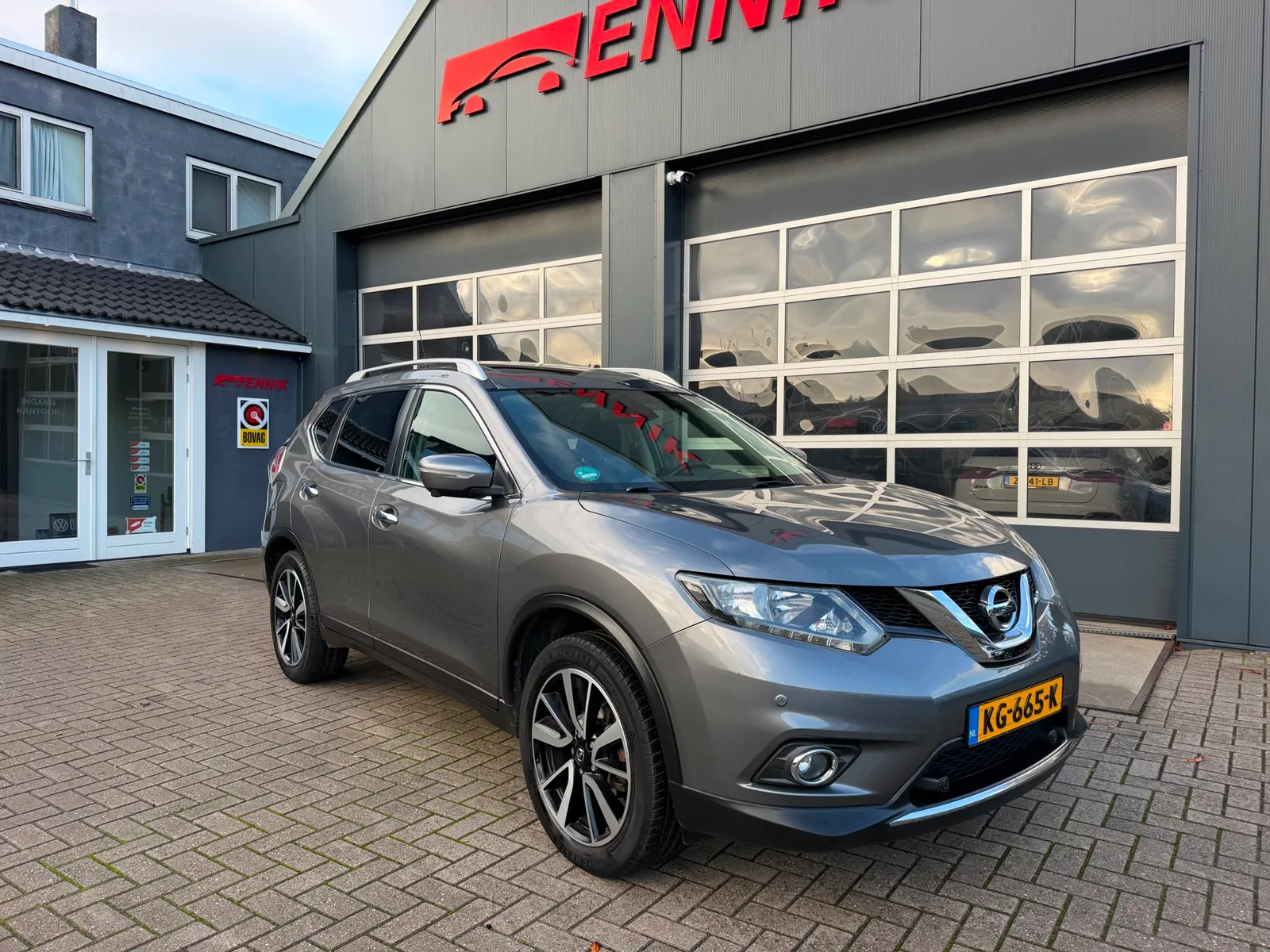 Nissan X-Trail (2016) — foto 1