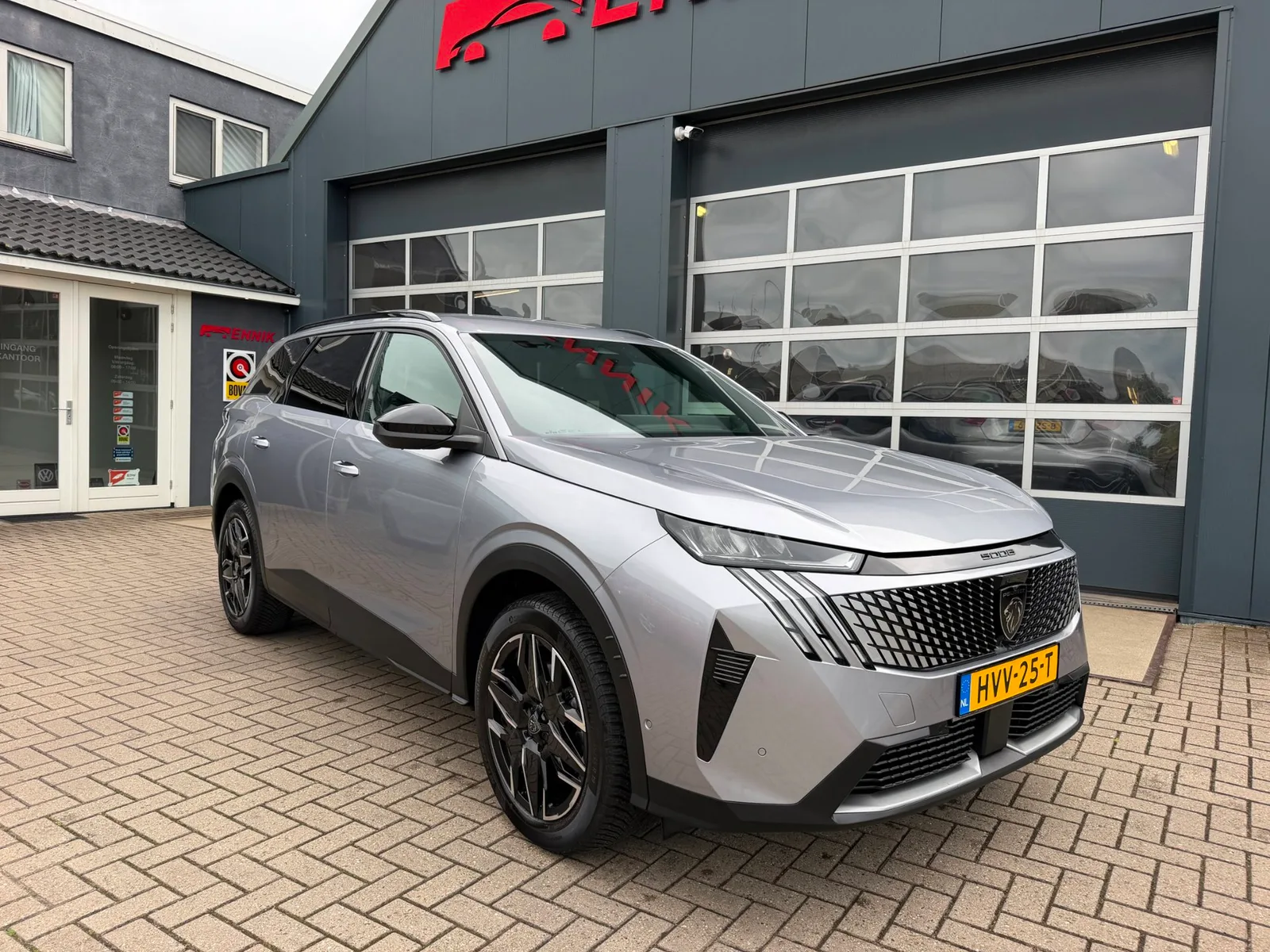 Peugeot 5008 (2025) — foto 1