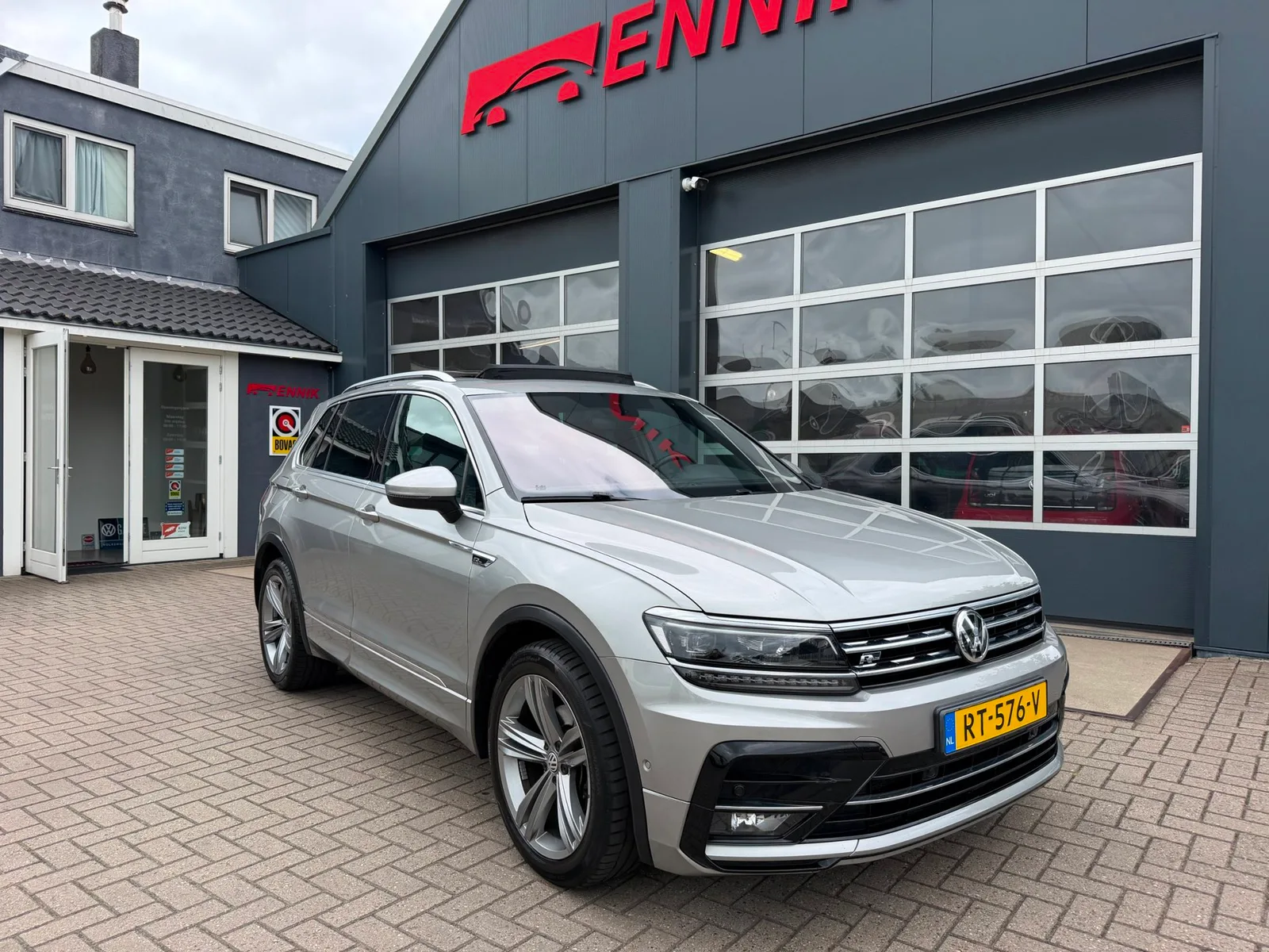 Volkswagen Tiguan (2018) — foto 1