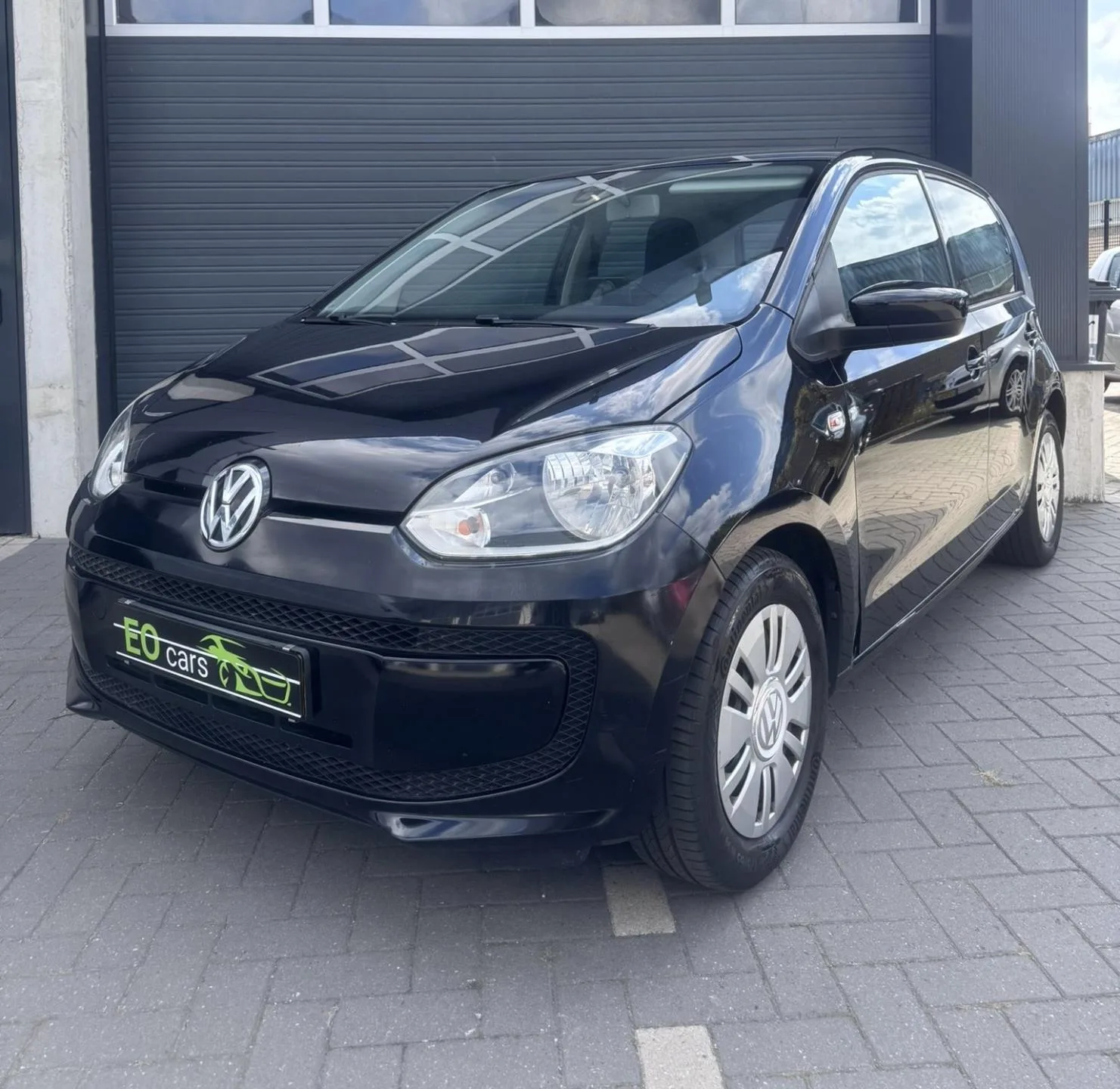 Volkswagen Up! (2013) — foto 1