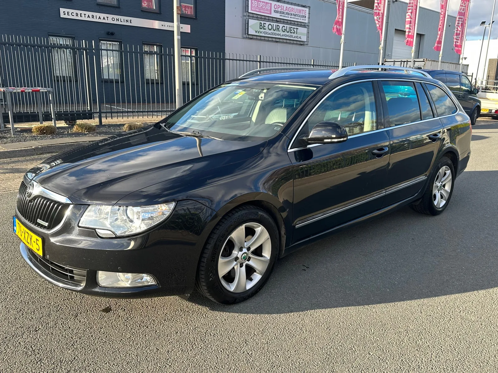 Škoda Superb (2012) — foto 1