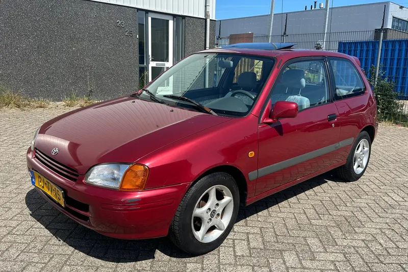 Toyota Starlet (1996)