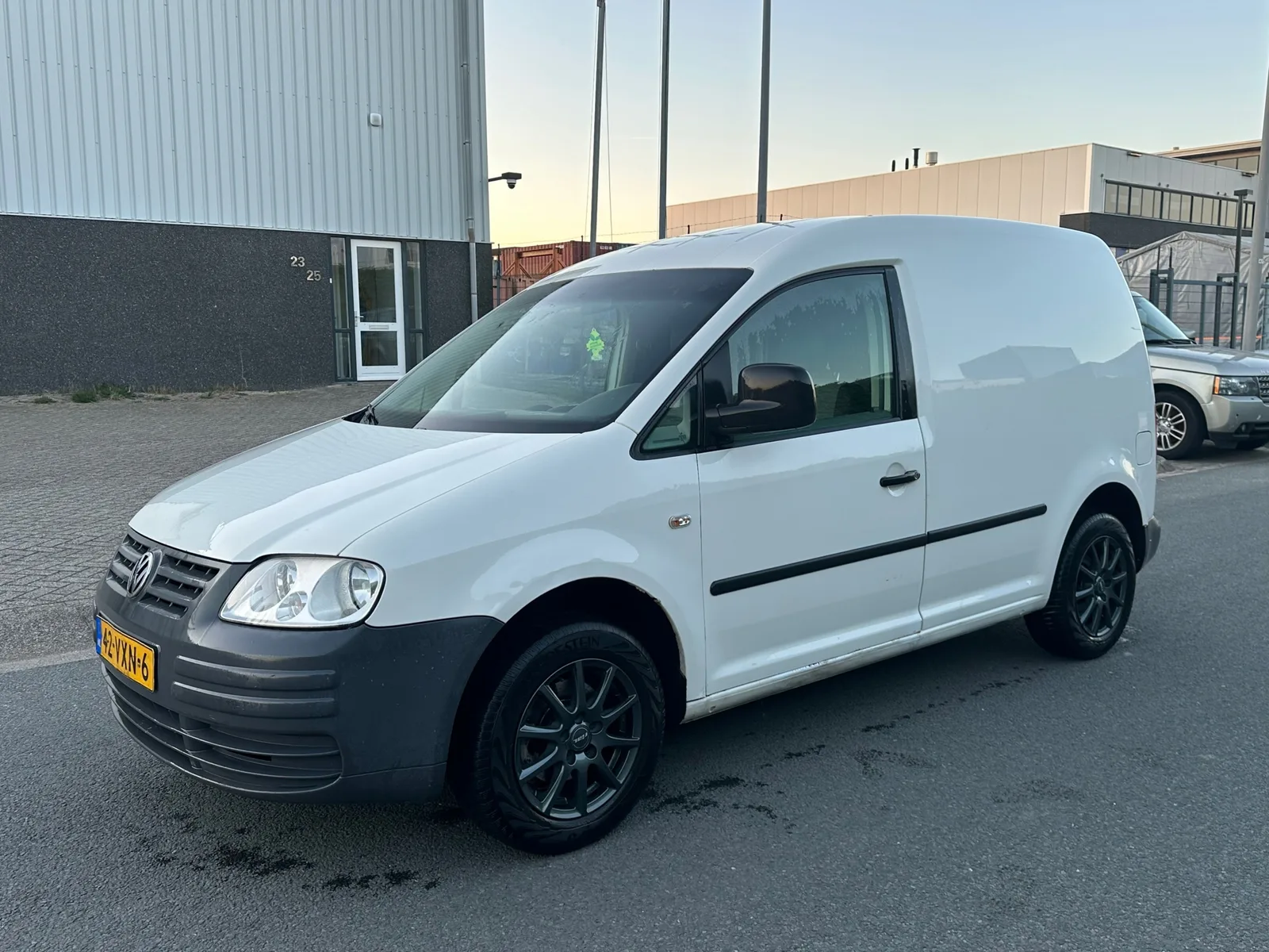 Volkswagen Caddy (2008) — foto 1