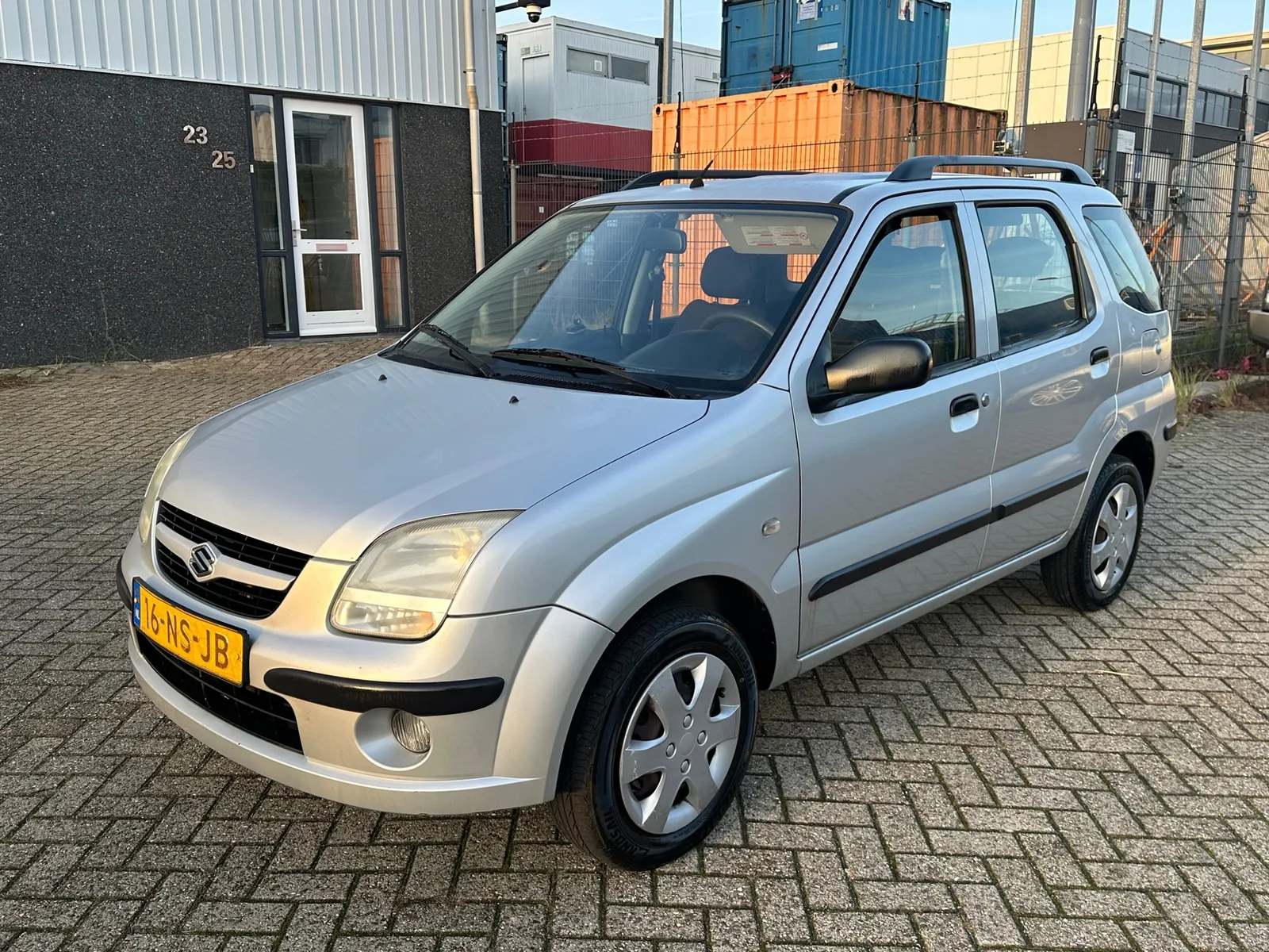 Suzuki Ignis (2004) — foto 1