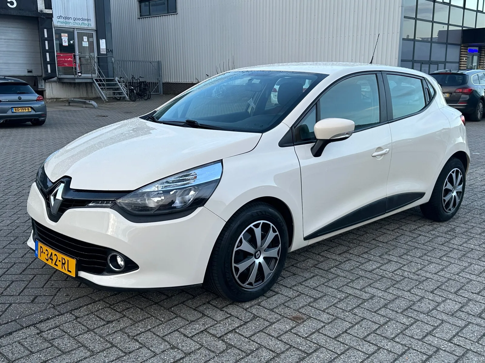 Renault Clio (2016) — foto 1