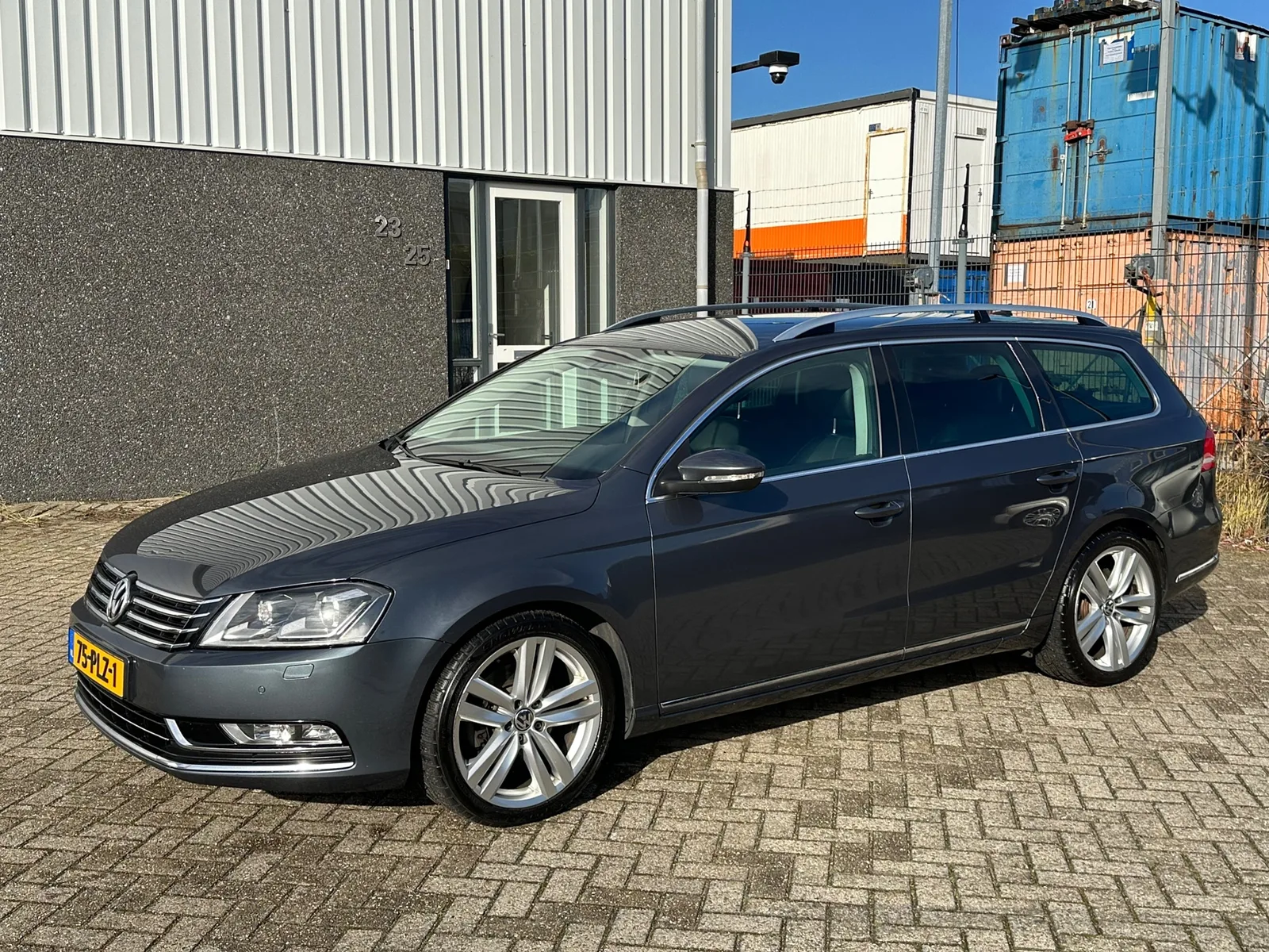Volkswagen Passat (2011) — foto 1