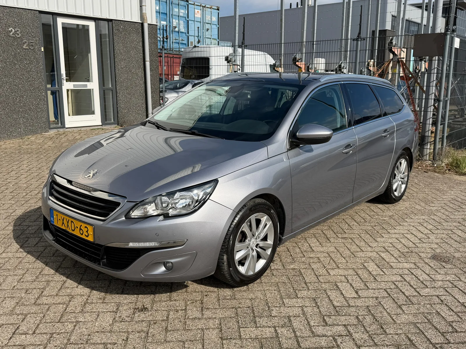 Peugeot 308 (2014) — foto 1
