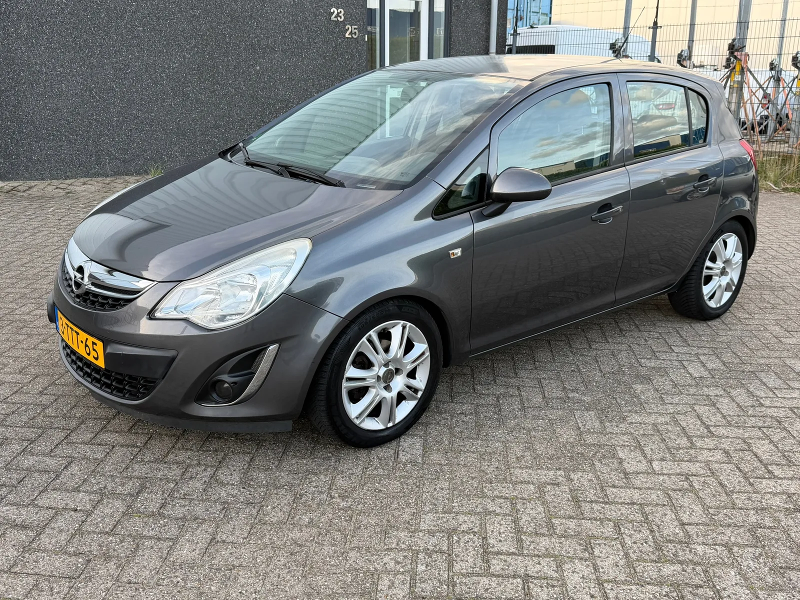 Opel Corsa (2011) — foto 1