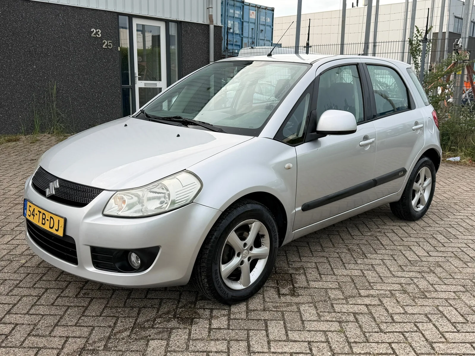 Suzuki SX4 (2006) — foto 1