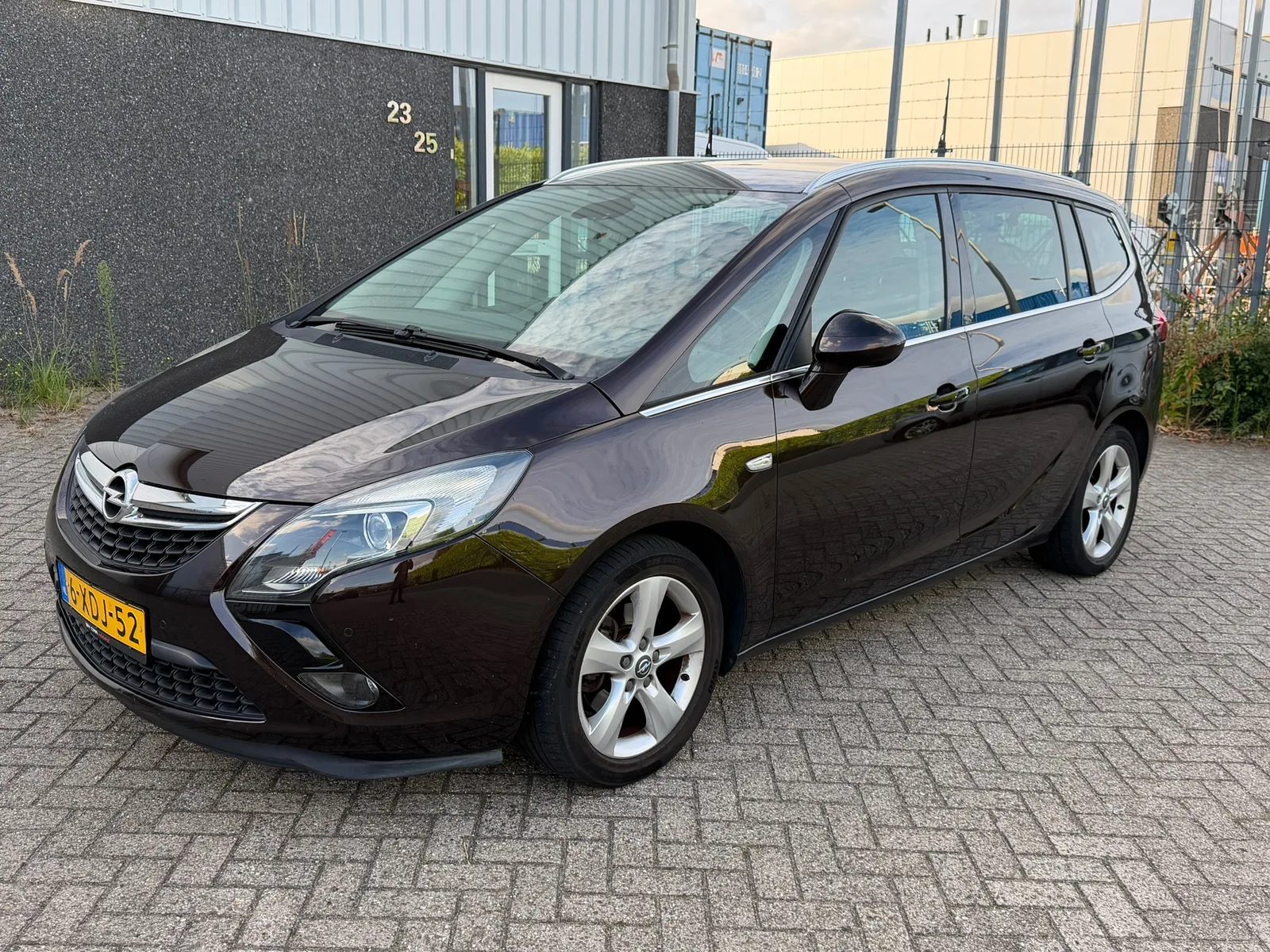 Opel Zafira Tourer (2014) — foto 1