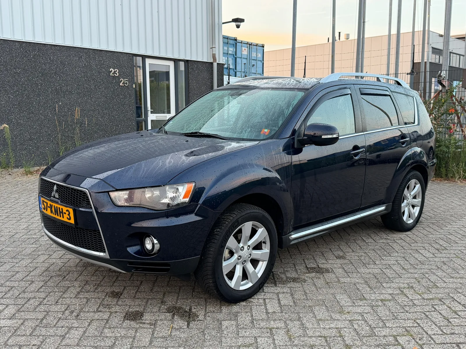 Mitsubishi Outlander (2010) — foto 1