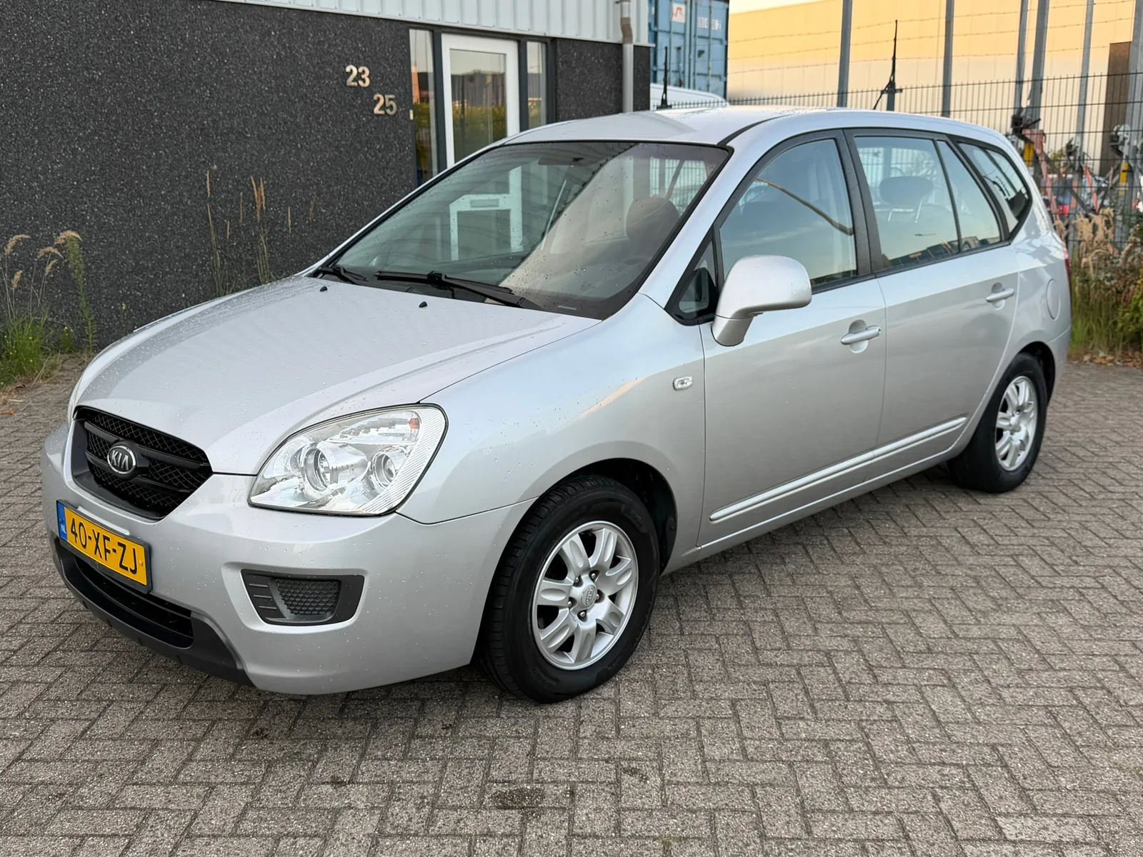 Kia Carens (2007) — foto 1