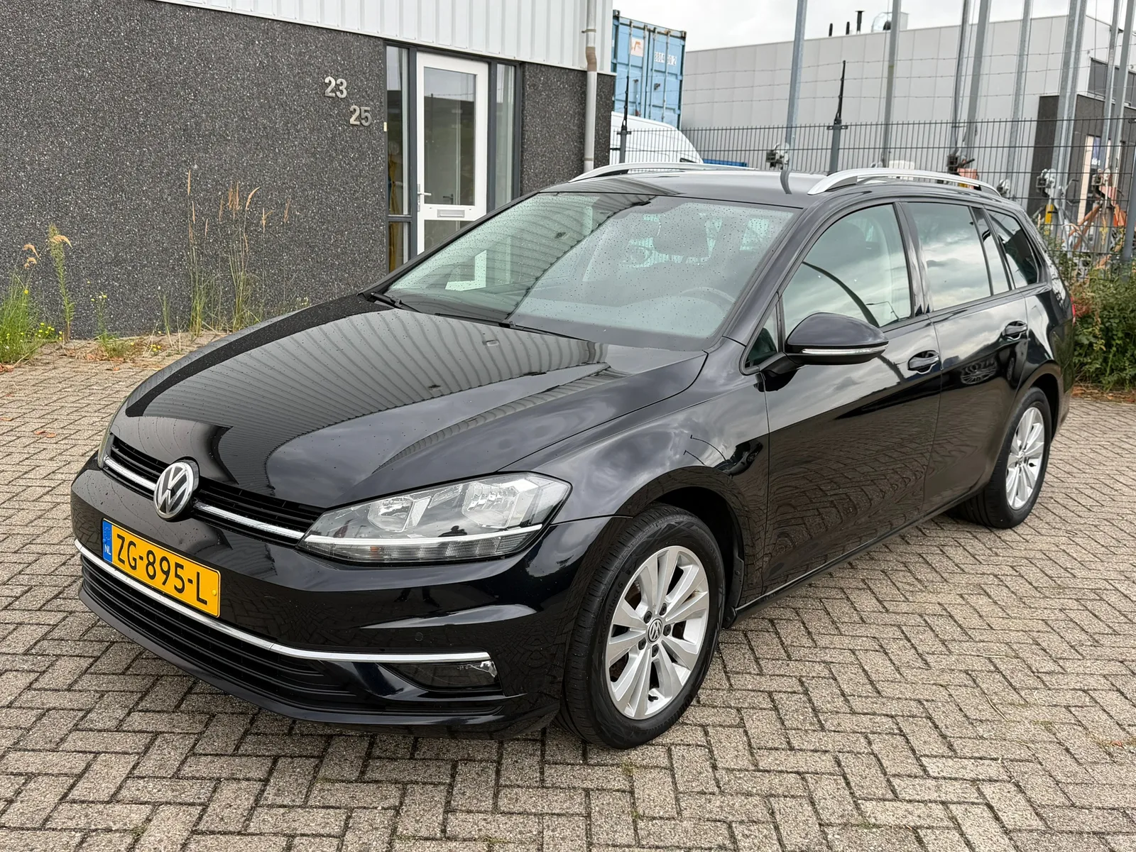 Volkswagen Golf (2019) — foto 1