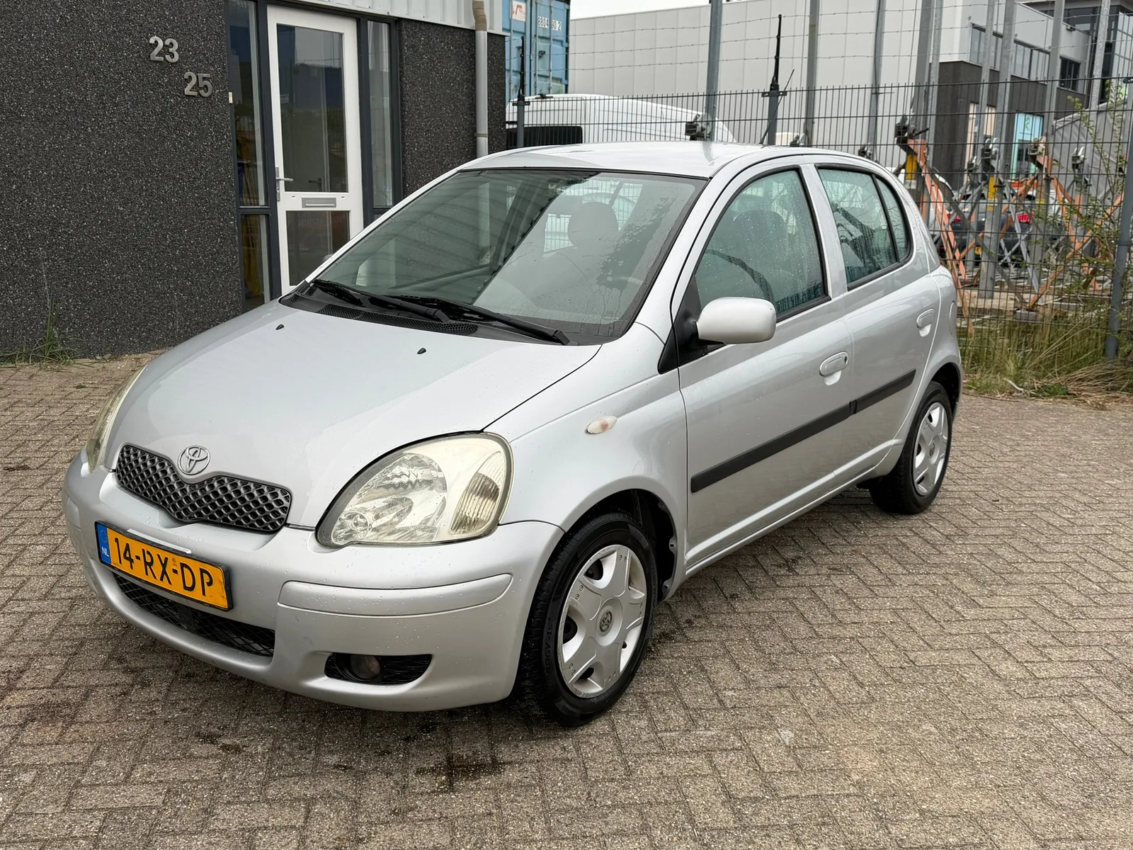 Toyota Yaris (2005) — foto 1