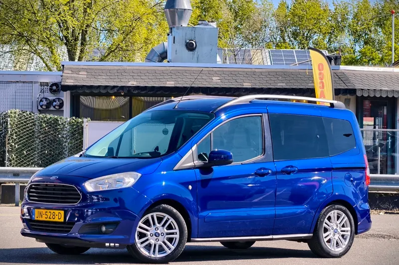 Ford Tourneo Courier (2016)