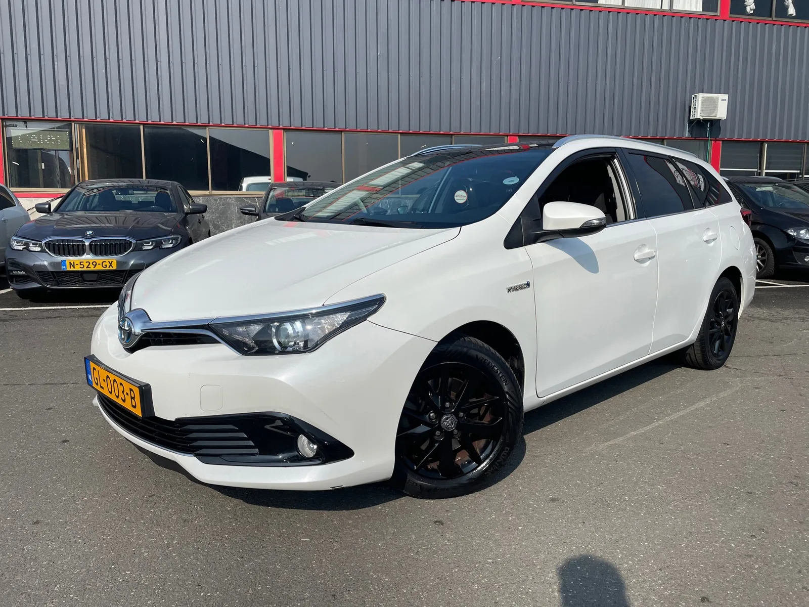 Toyota Auris (2015) — foto 1