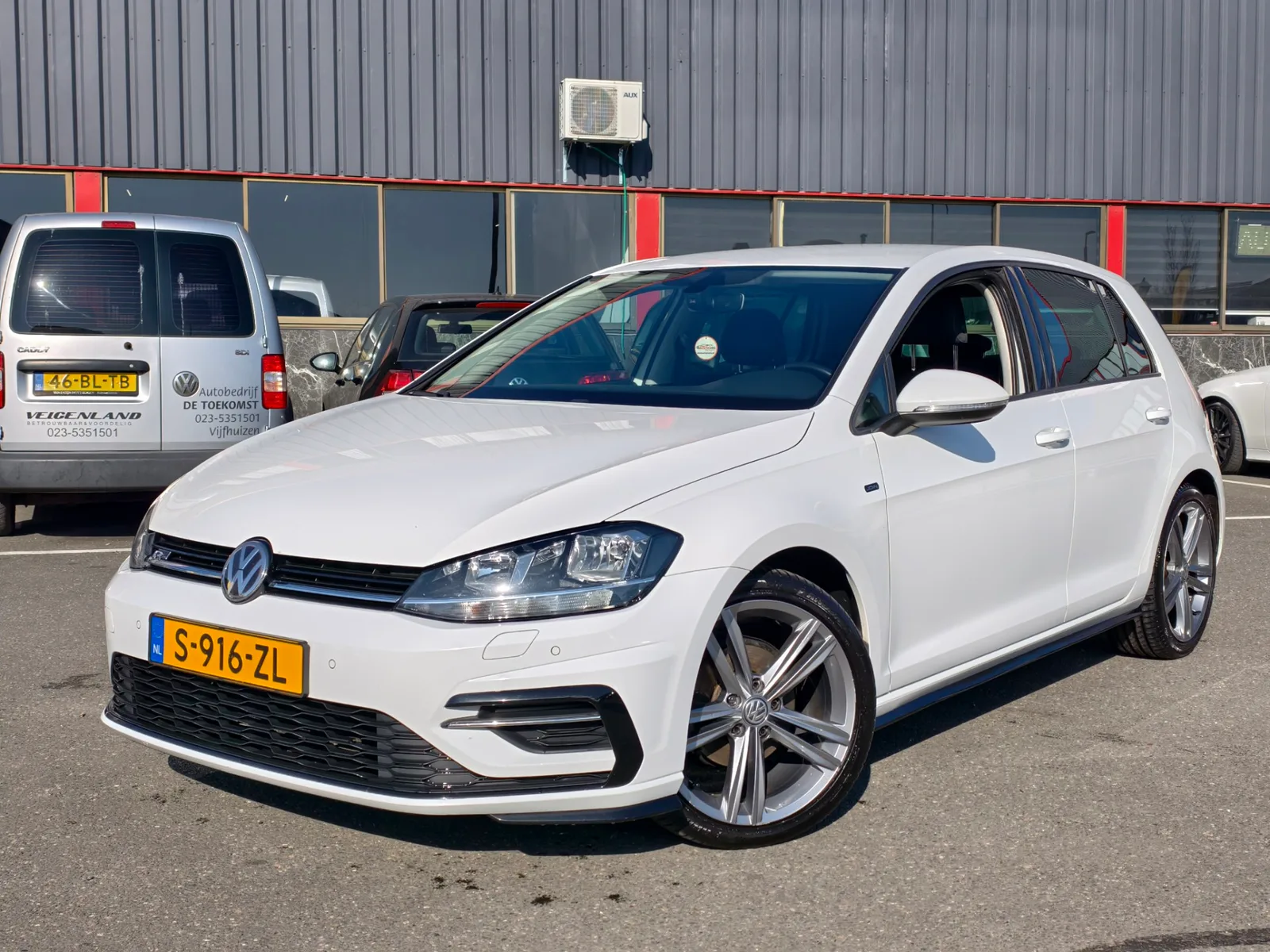 Volkswagen Golf (2018) — foto 1