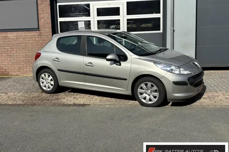Peugeot 207 (2008)