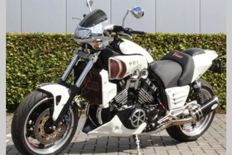 Yamaha VMX 1200 V-MAX (1999)