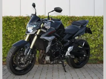 Suzuki GSR750 (2014) — foto 1