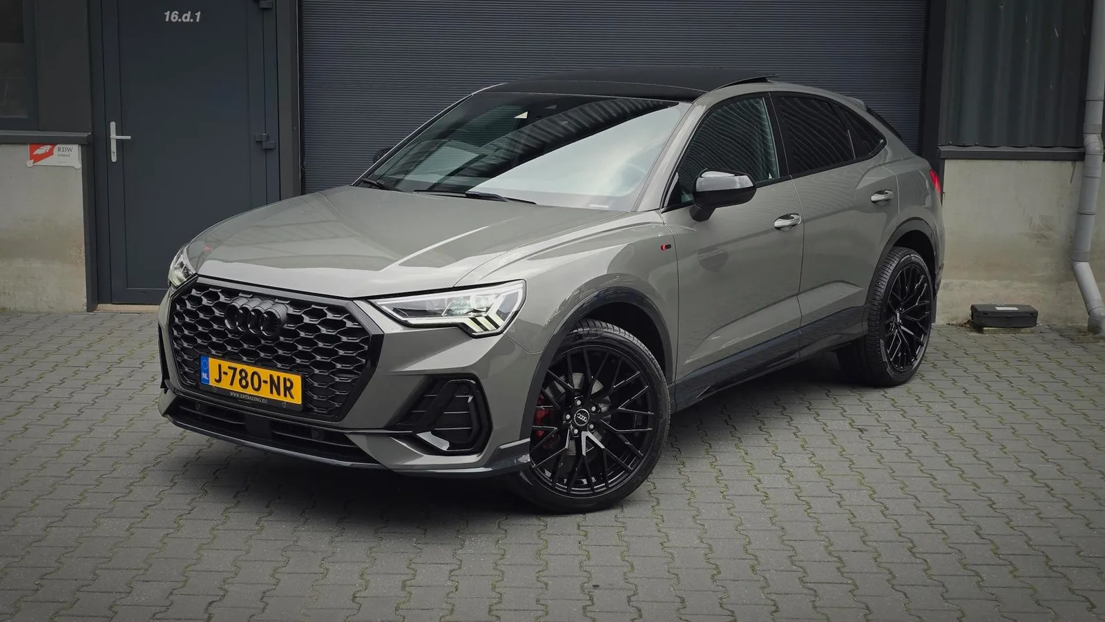 Audi Q3 Sportback (2020) — foto 1